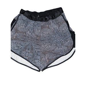 Lululemon Rise and Shine boxer‎ shorts black white women’s size 6